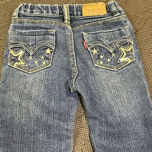 2T Levi’s jeans